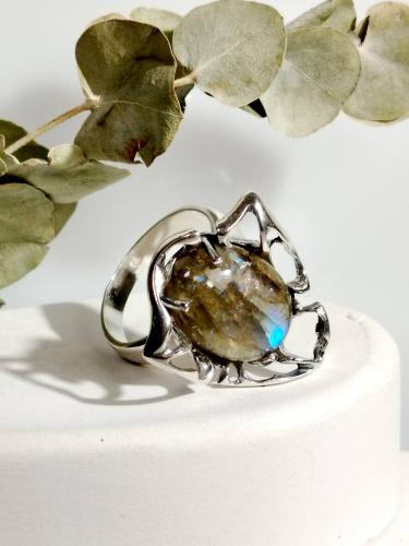 Серебряное кольцо